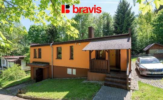 Investiční rekreační objekt u přehrady Pastviny, 2 samostatné apartmány, zavedená klientela, velmi dobrý stav