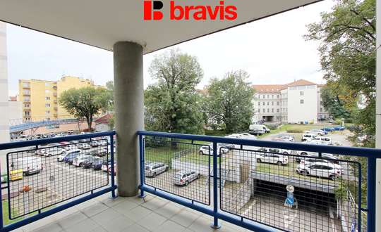 Rent of a bright and spacious office of 84 m² with a large loggia, kitchen and bathroom - air conditioning, two separate rooms, great location in the center of Brno