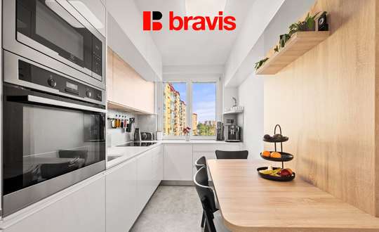 Prodej promyšleně řešeného bytu 4+1 s pracovnou a lodžií, Brno – Líšeň, ul. Elplova