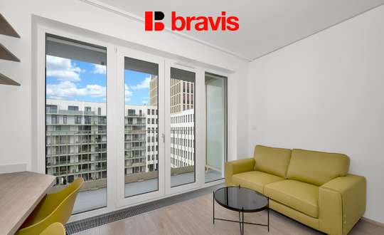 Pronájem zařízeného ateliéru 1+kk, Palác Trnitá, balkon, sklep, garážové stání