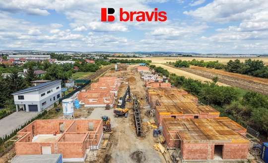 Prodej moderního, nízkoenergetického bytu 4+kk ve viladomě: Brno - Tuřany, 103m2,  2 terasy, zahrádka 27,6 m2, parkování