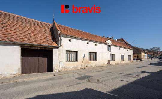 Prodej objektu 4+1 s příslušenstvím a rozsáhlým pozemkem, město Mikulov