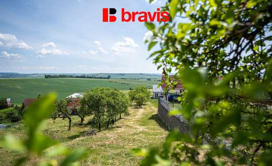 Prodej stavebního pozemku 1 323 m² v obci Viničné Šumice