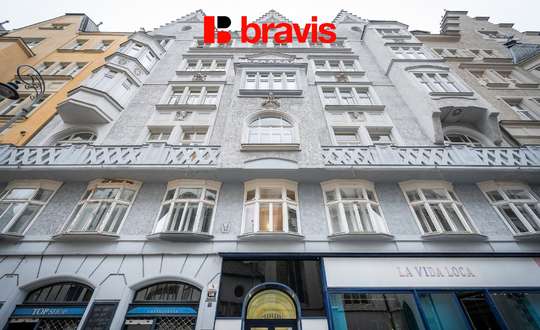 Exkluzivní prodej bytu 3+kk, Brno- centrum, Jakubské náměstí, balkón, zimní zahrada.