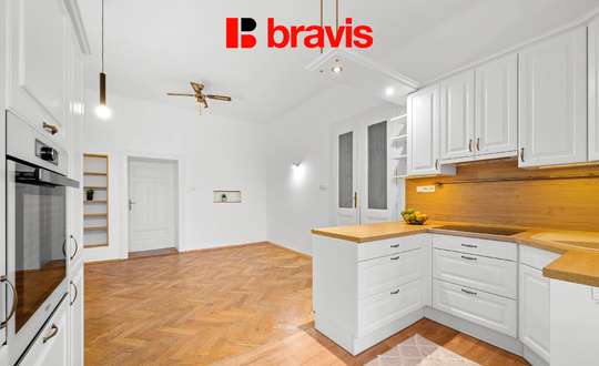Exkluzivní prodej bytu 3+kk, Brno- centrum, Jakubské náměstí, balkón, zimní zahrada.