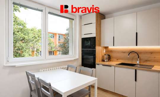 Pronájem bytu 2+1 ul. Řezáčova, Brno-Komín, šatna, sklep, po rekonstrukci