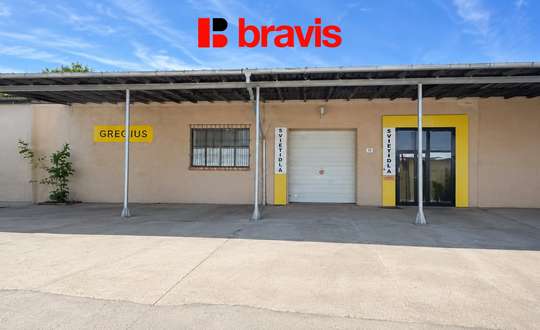 Lease of storage and production space 422 m2, Brno - Líšeň, ul. Úlehlova, 5 covered parking spaces