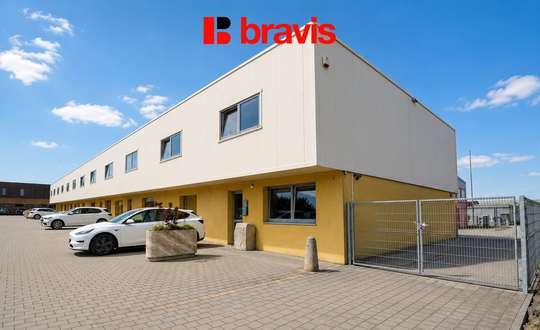 Pronájem moderního dvoupodlažního obchodního prostoru, Moravany u Brna, 10 parkovacích stání v ceně