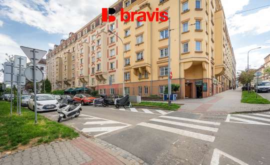 Prodej elegantního bytu 3+kk 105 m², Brno - Veveří, obyvatelná lodžie, sklep