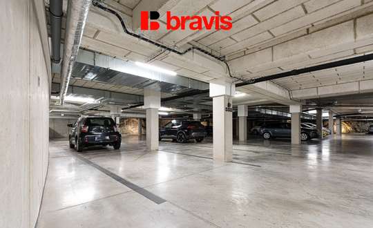 Pronájem garážového stání, Brno - Komín, rezidence Diorit, 13 m2