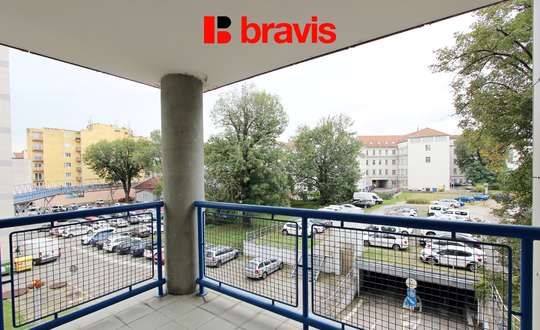 Rent of a bright and spacious office of 84 m² with a large loggia, kitchen and bathroom - air conditioning, two separate rooms, great location in the center of Brno