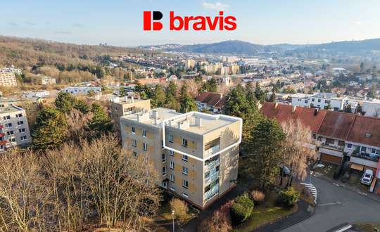 Prodej prostorného bytu určeného k rekonstrukci, 3+1, dvě lodžie, sklep, 110 m2, Brno-Komín