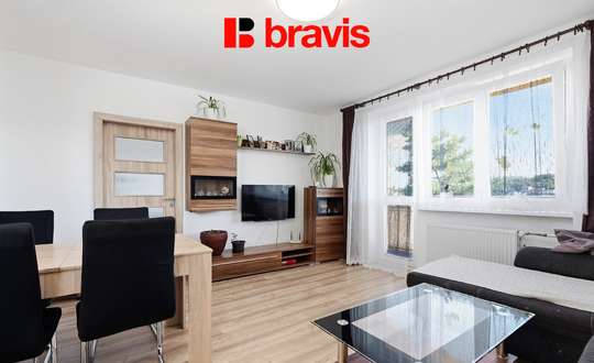 Prodej modernizovaného bytu 3+kk s garáží a zahrádkou v Kloboukách u Brna