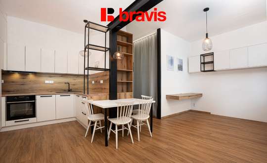 Pronájem bytu 1+kk se spací nikou, Brno - Zábrdovice, ul. Bratislavská, částečně zařízené, blízko do centra