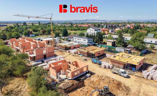 Prodej moderní, nízkoenergetické novostavby, byt 4+kk, 80,6m², Tuřany, dvě terasy, zahrada 56,6m² možnost sklepa a parkování