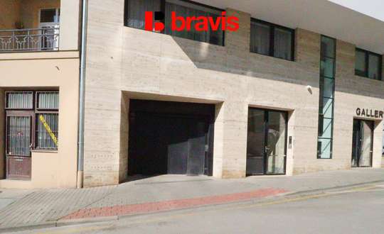 Pronájem  garážového stání - zakladače, ul. Kopečná, Brno - Staré Brno