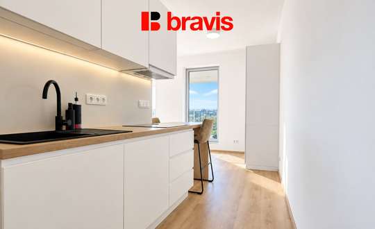 Pronájem částečně zařízeného moderního bytu 1+kk, rezidence NOVÉ SADY, ul. Fuchsova, novostavba, klimatizace, balkon, garážové stání