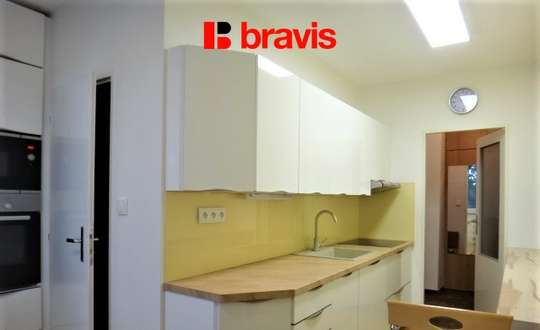 Pronájem bytu 2+1, Sokolnice u Brna, částečně zařízené, lodžie, výborná dostupnost do Brna, ul. Nová
