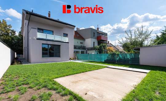 Pronájem reprezentativních komerčních prostor, Brno - Maloměřice, ul. Vrbí, novostavba, dvojgaráž, zahrada