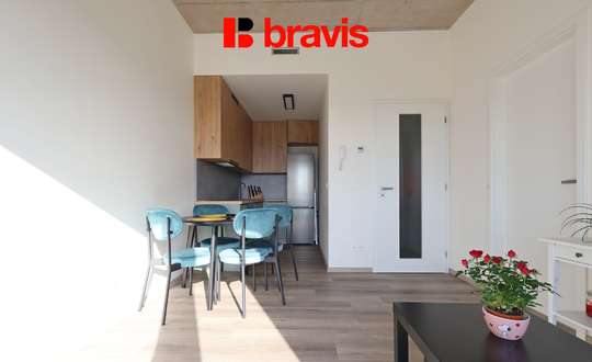 Pronájem bytu 2+kk 37 m², ul. Bohunická, kompletně zařízený, sklep, parkovací stání, výtah, internet v ceně