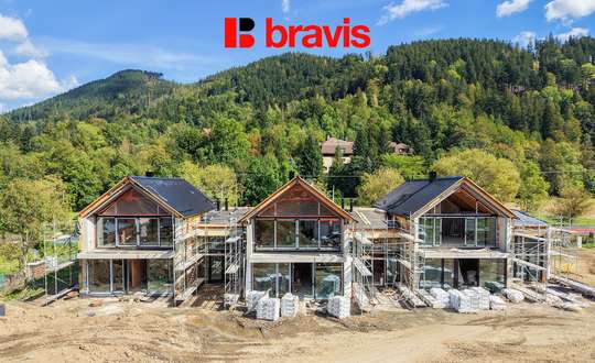Prodej moderního bytu 2+kk se zahradou 325 m² v srdci Beskyd – Ostravice, projekt FOX ROX, parkování, sklad
