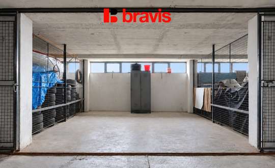 Pronájem garážového stání, Brno - Lesná, ul. Loosova