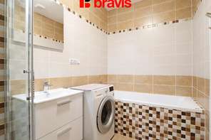 Pronájem novostavby bytu 2+kk, obec Kobylnice, parkování, sklep