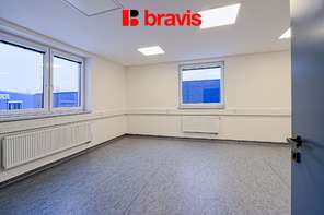Podnájem kanceláře 29,7m² v nové administrativní budově v Popůvkách u Brna