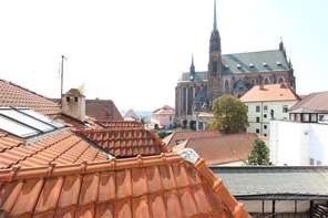 Podnájem slunného bytu/ateliéru 1+kk v srdci Brna, ul. Zelný trh, po kompletní rekonstrukci