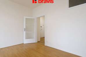 Pronájem bytu 1+1, Brno - střed, ul. Kounicova, balkon, částečně zařízený, po rekonstrukci