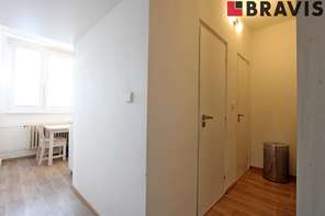 Pronájem bytu 1+1, ul. Loosova, Brno - Lesná, sklep, po rekonstrukci, zařízený