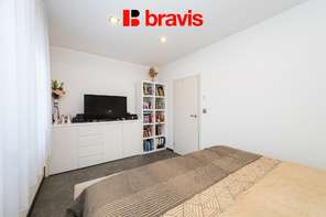 Prodej RD: bydlení spojeného s podnikáním, Brno - Holásky, byt 4+KK (140m2), dva obchodní prostory, parkování