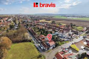 Prodej RD: bydlení spojeného s podnikáním, Brno - Holásky, byt 4+KK (140m2), dva obchodní prostory, parkování