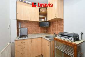 Prodej autoservisu, komerčního prostoru a krásného bytu 4+KK s terasou, dostatek parkovacích míst