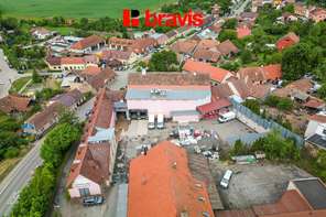 Rent commercial Offices 1 016 m², Hradčany