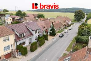 House for sale 5+1, winter garden, outdoor covered swimming pool, sauna, parking for up to 3 cars, ornamental pond, wine cellar, garden, Střelice village