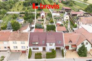 House for sale 5+1, winter garden, outdoor covered swimming pool, sauna, parking for up to 3 cars, ornamental pond, wine cellar, garden, Střelice village