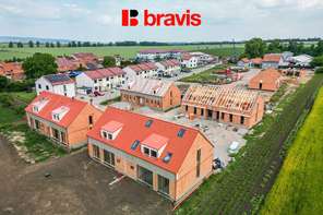 Prodej samostatného rodinného domu 6+kk (9), pozemek 294 m2,  v Kobylnicích u Brna, 3x parkovací stání, vysoký standard