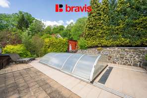 Prodej rodinného domu - Lysice - zahrada 999 m² - 3 bytové jednotky