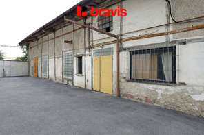 Pronájem skladovacího prostoru v uzamčeném areálu, Dukelská třída Brno - Husovice, více prostorů