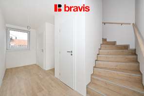 Prodej rodinného domu 110 m², Křenovice u Brna, dvě parkovací stání, krásná zahrada, terasa