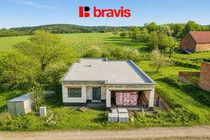Prodej nízkoenergetického bungalovu 5+kk s dvojgaráží a terasou, pozemek 551 m² – Bousín, okres Prostějov
