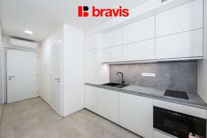 Pronájem bytu 1+kk, ulice Příkop, novostavba, klimatizace, sklep