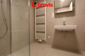 Pronájem luxusní novostavby bytu 3+kk, ul. Neumannova, Brno-Masarykova čtvrť, balkon, garážové stání