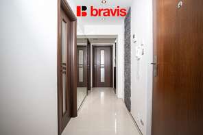 Pronájem mezonetu s nádherným výhledem na Brno a dispozicí 3+kk, Brno - Ponava, ulice Domažlická, terasa, balkon, sklep, klimatizace, kinoplátno a úklid dvakrát měsíčně v ceně