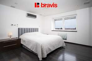 Pronájem mezonetu s nádherným výhledem na Brno a dispozicí 3+kk, Brno - Ponava, ulice Domažlická, terasa, balkon, sklep, klimatizace, kinoplátno a úklid dvakrát měsíčně v ceně