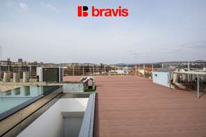 Pronájem mezonetu s nádherným výhledem na Brno a dispozicí 3+kk, Brno - Ponava, ulice Domažlická, terasa, balkon, sklep, klimatizace, kinoplátno a úklid dvakrát měsíčně v ceně