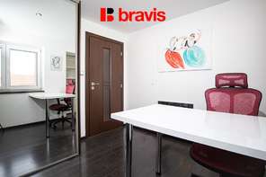 Pronájem mezonetu s nádherným výhledem na Brno a dispozicí 3+kk, Brno - Ponava, ulice Domažlická, terasa, balkon, sklep, klimatizace, kinoplátno a úklid dvakrát měsíčně v ceně