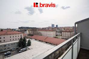 Pronájem mezonetu s nádherným výhledem na Brno a dispozicí 3+kk, Brno - Ponava, ulice Domažlická, terasa, balkon, sklep, klimatizace, kinoplátno a úklid dvakrát měsíčně v ceně