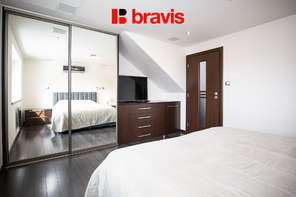 Pronájem mezonetu s nádherným výhledem na Brno a dispozicí 3+kk, Brno - Ponava, ulice Domažlická, terasa, balkon, sklep, klimatizace, kinoplátno a úklid dvakrát měsíčně v ceně